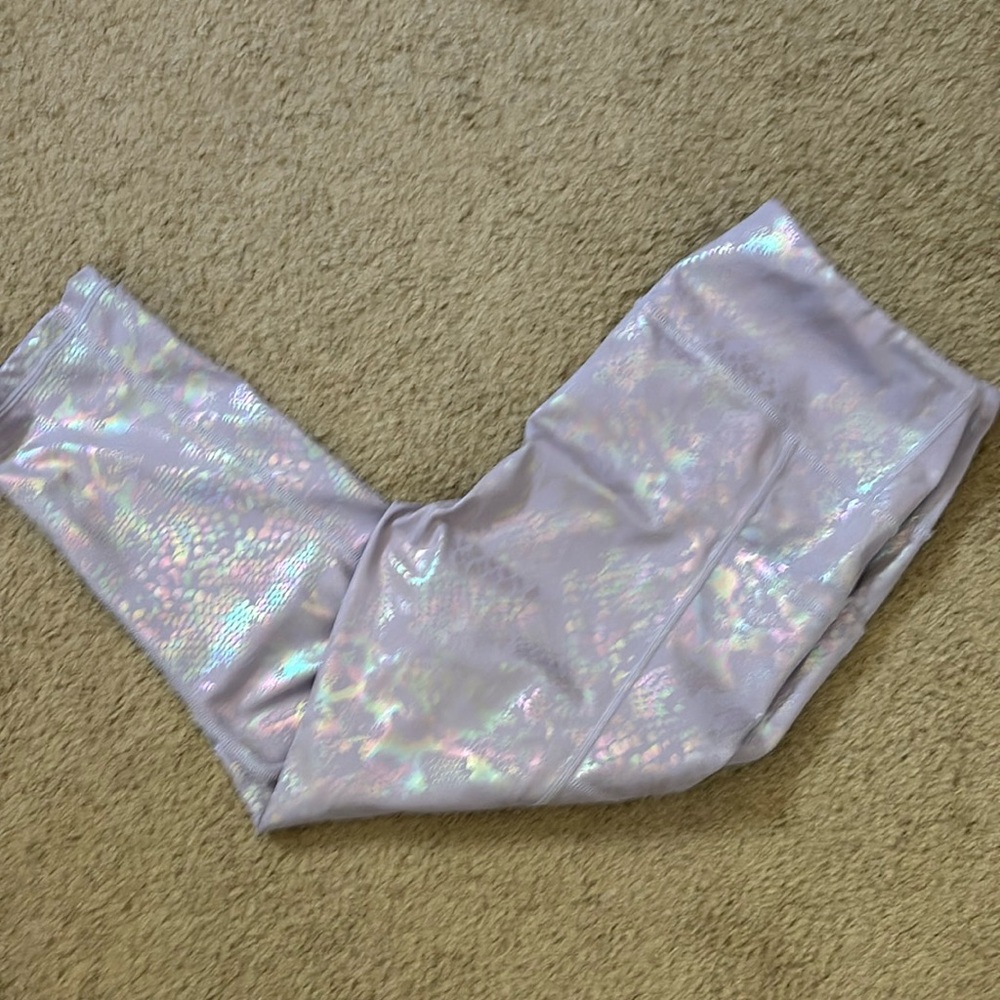 EUC Constantly Varied Gear capri leggings lilac glisten here size L